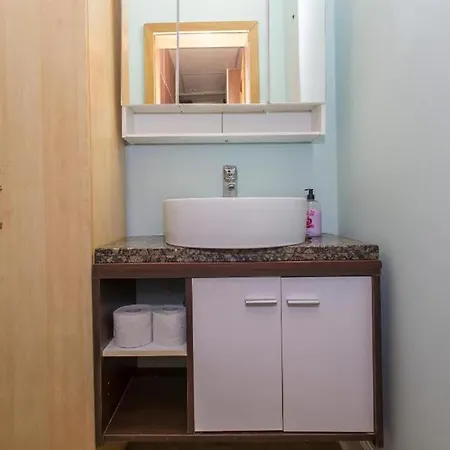Center 4 Apartment *